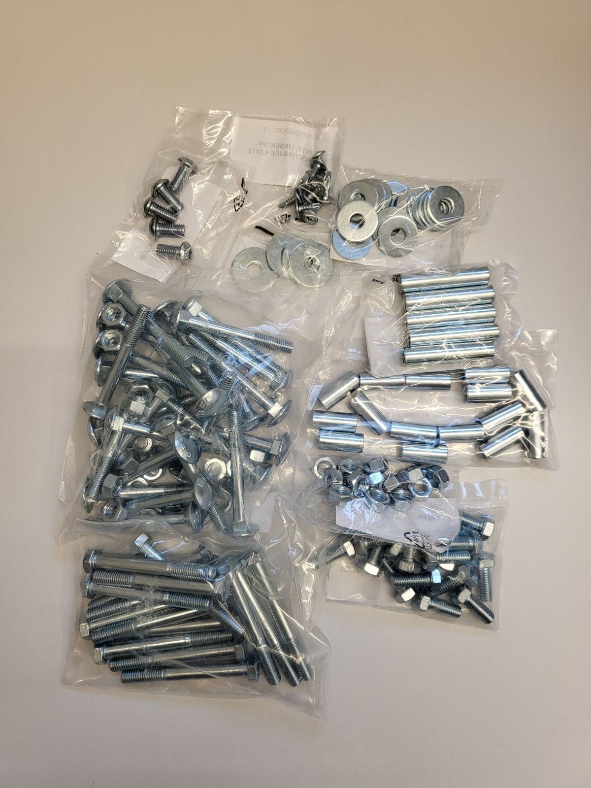 Schraubenpaket inkl. Montageanleitung